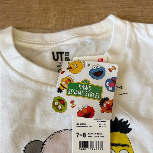 Uniqlo x KAWS Kids Sesame Street Character T-Shirts - Black & White NWT lot - Picture 3 of 6